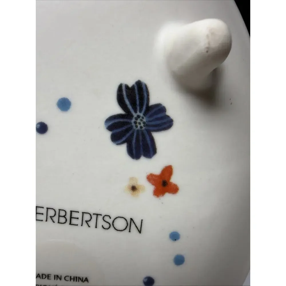 Anthropologie Amelia Herbertson Ceramic Floral Monogram M Footed Soap Dish